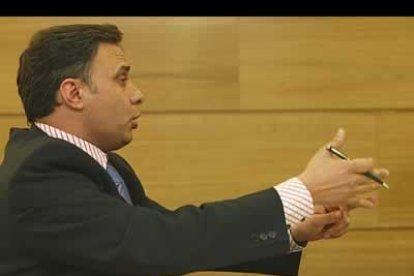 Otero acusó al PSOE de meter a León en Hospital y al PP, en la UCI, y aseguró que el partido capaz de resucitar a esta provincia es la UPL.