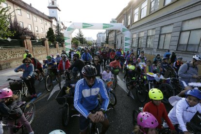 Participantes en el Día de la Bici. FERNANDO OTERO