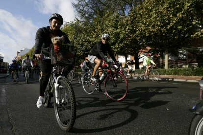 Participantes en el Día de la Bici. FERNANDO OTERO