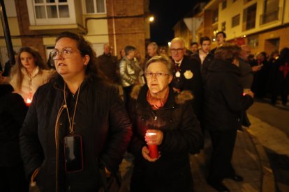 Procesión del Santo Cristo del Camino en la noche del Martes Santo en Flores del Sil (Ponferrada)