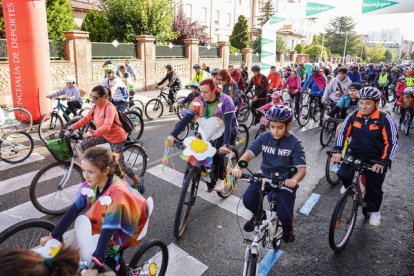 Celebración del Día de la Bici en León. CAMPILLO