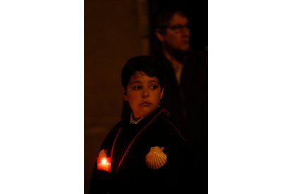 Procesión del Santo Cristo del Camino en la noche del Martes Santo en Flores del Sil (Ponferrada)