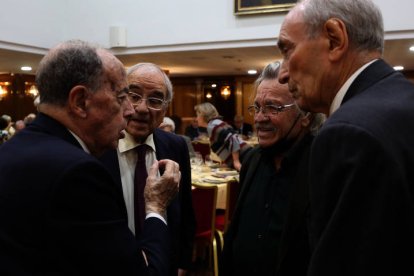 El tradicional Cocido Maragato de la Casa de León en Madrid, con el que se rindió homenaje a los más veteranos de la institución. BENITO ORDÓÑEZ