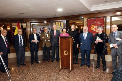 El tradicional Cocido Maragato de la Casa de León en Madrid, con el que se rindió homenaje a los más veteranos de la institución. BENITO ORDÓÑEZ