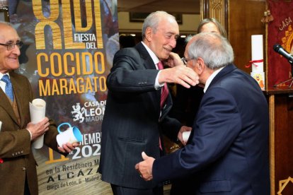 El tradicional Cocido Maragato de la Casa de León en Madrid, con el que se rindió homenaje a los más veteranos de la institución. BENITO ORDÓÑEZ