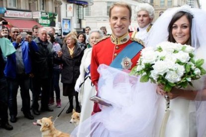Los dobles de Guillermo y Kate.