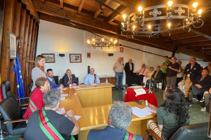La nueva alcaldesa de Valdepiélago se dirige al Pleno