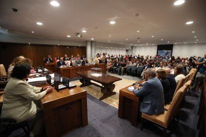 Salón de plenos del Ayuntamiento de Ponferrada. ANA F. BARREDO