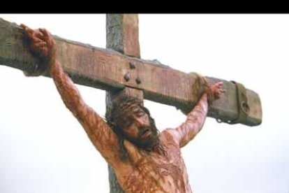 La película contiene momentos de <B>extrema crueldad</B>, ya que Gibson prefirió centrarse en el martirio físico de Jesús más que en su trascendencia moral.