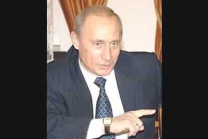El presidente ruso, Vladimir Putin, ha enviado un mensaje de condolencia al Rey Juan Carlos I y al presidente del Gobierno español, José María Aznar, pidiendo «poner fin al terrorismo».