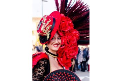 En Valencia de Don Juan y Santa María del Páramo optaron por el desfile virtual. DL