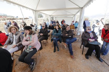 Autoridades y asistentes al acto de inauguración. L. DE LA MATA