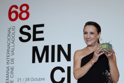 La actriz Blanca Portillo recibe la Espiga de Honor. EFE / NACHO GALLEGO.