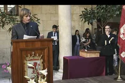 El actor afirmó que la provincia ofrece paisajes únicos «igual que el Curueño, pero es que eso es ta tan cerca...». Aprovechó, además, su faceta reivindicativa para transmitir a la Diputación la necesidad de «prestar más atención» a la carretera de la Collada de Valdeteja.