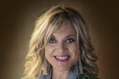 Silvia Mozo, candidata de la coalición Podemos-Izquierda Unida a la alcaldía de Villablino. DL