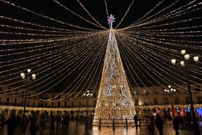 'El abrazo de la Navidad'. VERÓNICA FERNÁNDEZ MARTÍNEZ