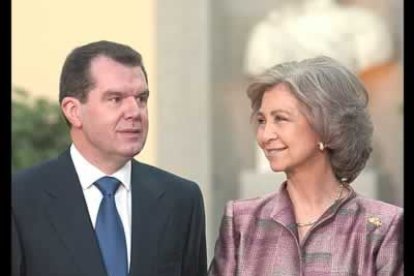 Por su parte, doña Sofía también charló amigablemente con Jesús Ortiz.
