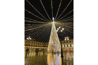 'Iluminación en la Plaza Mayor'. PILAR SIERRA OBREGÓN