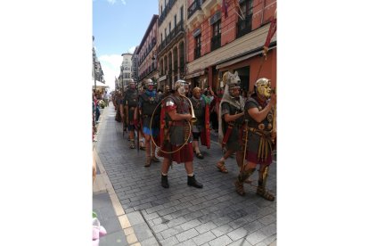 Natalicio del Águila en León. PACHO RODRÍGUEZ