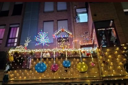 'Que la magia de la Navidad ilumine tu vida'. M. CARMEN CRESPO RODRÍGUEZ