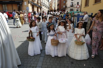 León celebra el Corpus Chico. RAMIRO