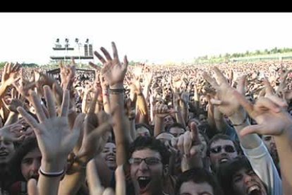Mucho de los seguidores de la banda californiana hicieron cola a la entrada del concierto que se celebró en el Monte do Gozo.