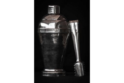 La coctelera, el instrumento mágico de los mejores bármanes-cocteleros. LUIS MGB