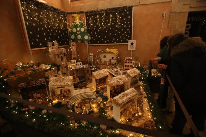 Encendido de la iluminación navideña de Ponferrada. ANA F. BARREDO (10)