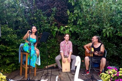 Miércoles 5: Brujaluna a las 20.00 horas. L.S.M