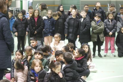 Preparativos en el colegio Gumersindo Azcárate de León ante la visita de los reyes. RAMIRO