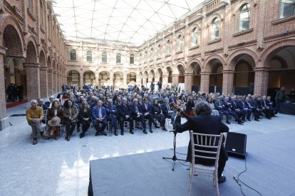 Entrega del Premio Diario de León al Desarrollo Social y los Valores Humanos. RAMIRO