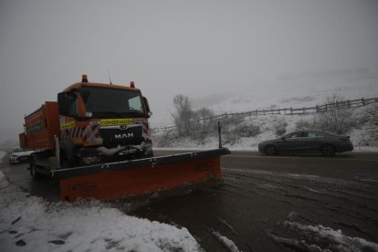 La nieve ha llegado a la provincia de León. FERNANDO OTERO
