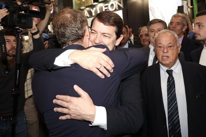 Visita de Alfonso Fernández Mañueco a la 44 edición de Fitur. ICAL