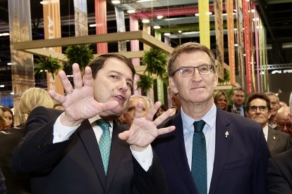 Visita de Alfonso Fernández Mañueco a la 44 edición de Fitur. ICAL