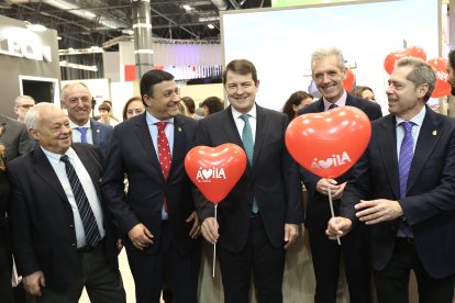 Visita de Alfonso Fernández Mañueco a la 44 edición de Fitur. ICAL