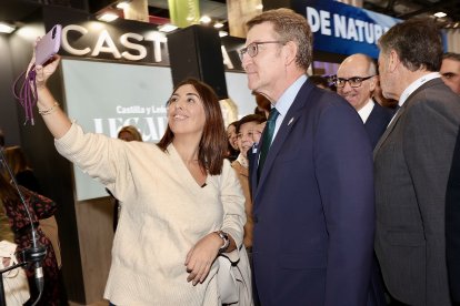 Visita de Alfonso Fernández Mañueco a la 44 edición de Fitur. ICAL