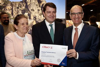 Visita de Alfonso Fernández Mañueco a la 44 edición de Fitur. ICAL