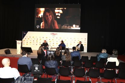Visita de Alfonso Fernández Mañueco a la 44 edición de Fitur. ICAL