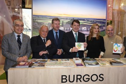 Visita de Alfonso Fernández Mañueco a la 44 edición de Fitur. ICAL