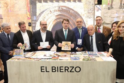 Visita de Alfonso Fernández Mañueco a la 44 edición de Fitur. ICAL