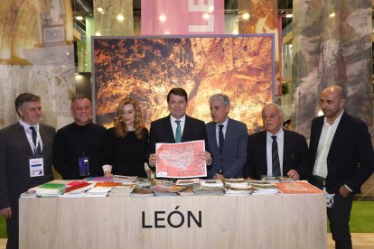 Visita de Alfonso Fernández Mañueco a la 44 edición de Fitur. ICAL