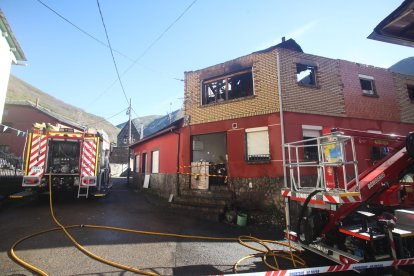 Incendio en una vivienda en Valseco. ANA F. BARREDO