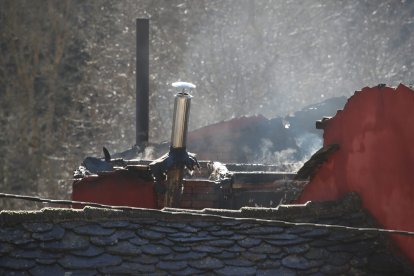 Incendio en una vivienda en Valseco. ANA F. BARREDO