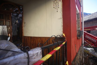 Incendio en una vivienda en Valseco. ANA F. BARREDO