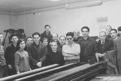 Personal de la primera rotativa propia con la que contó Diario de León. Fue en abril de 1963