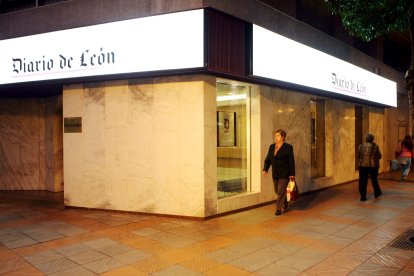 Para tener un contacto más directo con los lectores, Diario de León tiene el Club de Prensa, en Gran Via de San Marcos, con oficina comercial, sala de conferencias y exposiciones entre otros servicios