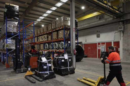 La nave de Villadangos ocupa una superficie de 5.000 metros cuadrados.