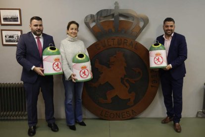Presentación de la campaña ‘Reciclaje, el mejor gol al futuro’. F. OTERO