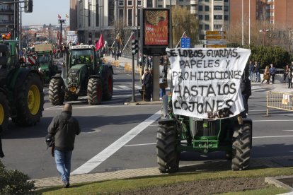El campo estalla con una nueva tractorada en León.