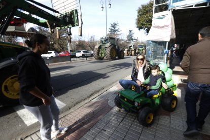 El campo estalla con una nueva tractorada en León.